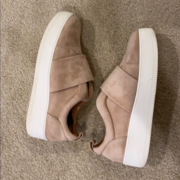 Tan shoes! - Picture 2 of 5